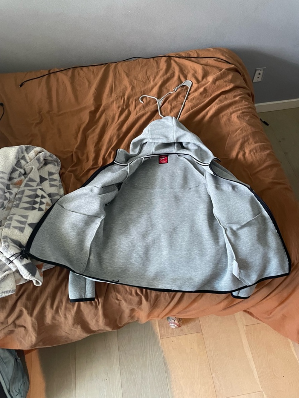 Mens grey Nike Tech - Picture 3 of 4